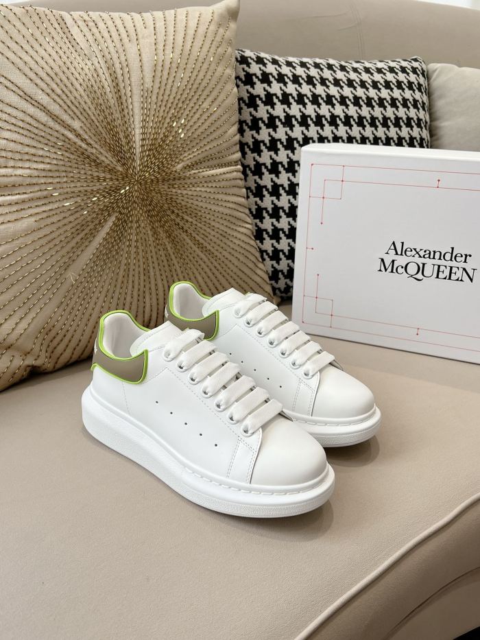 1:1 quality version 28354148 Classic Simple White Shoes