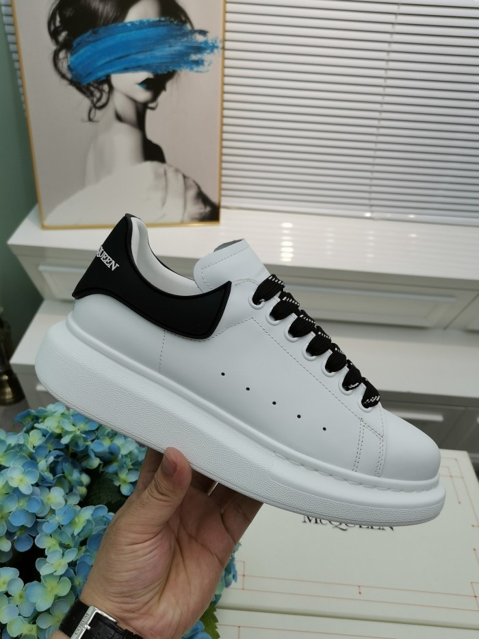 1:1 quality version 28354148 Classic Simple White Shoes