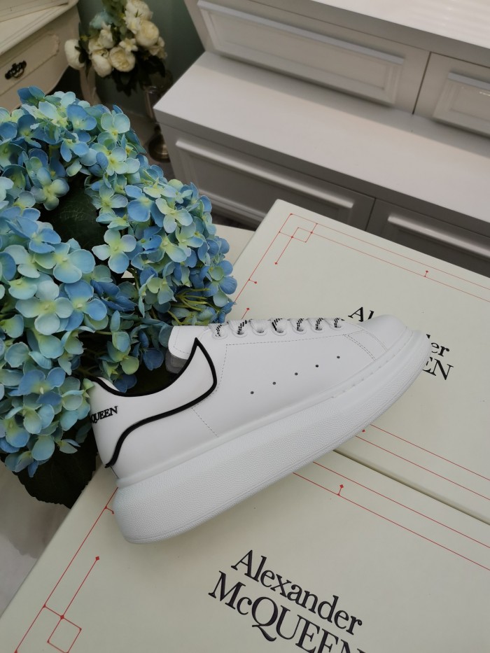 1:1 quality version 28354148 Classic Simple White Shoes