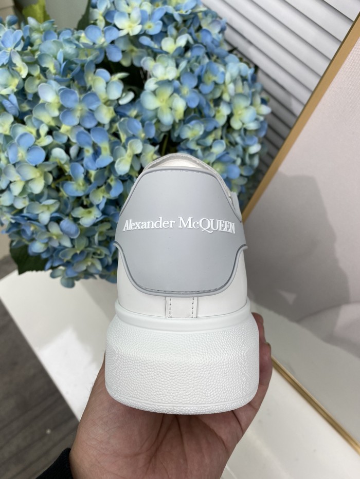 1:1 quality version 28354148 Classic Simple White Shoes