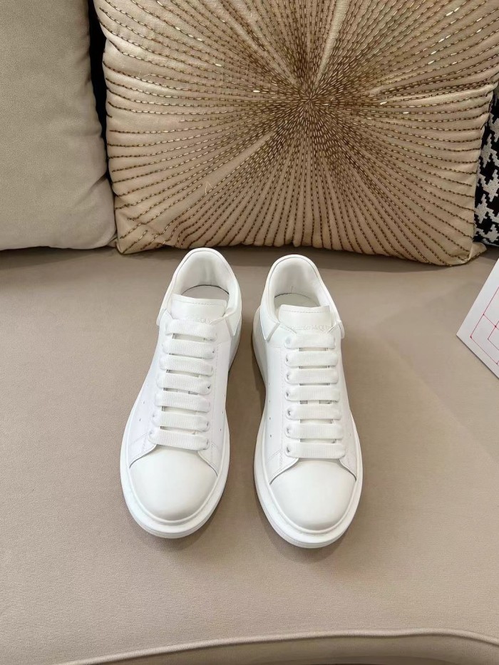 1:1 quality version 28354148 Classic Simple White Shoes