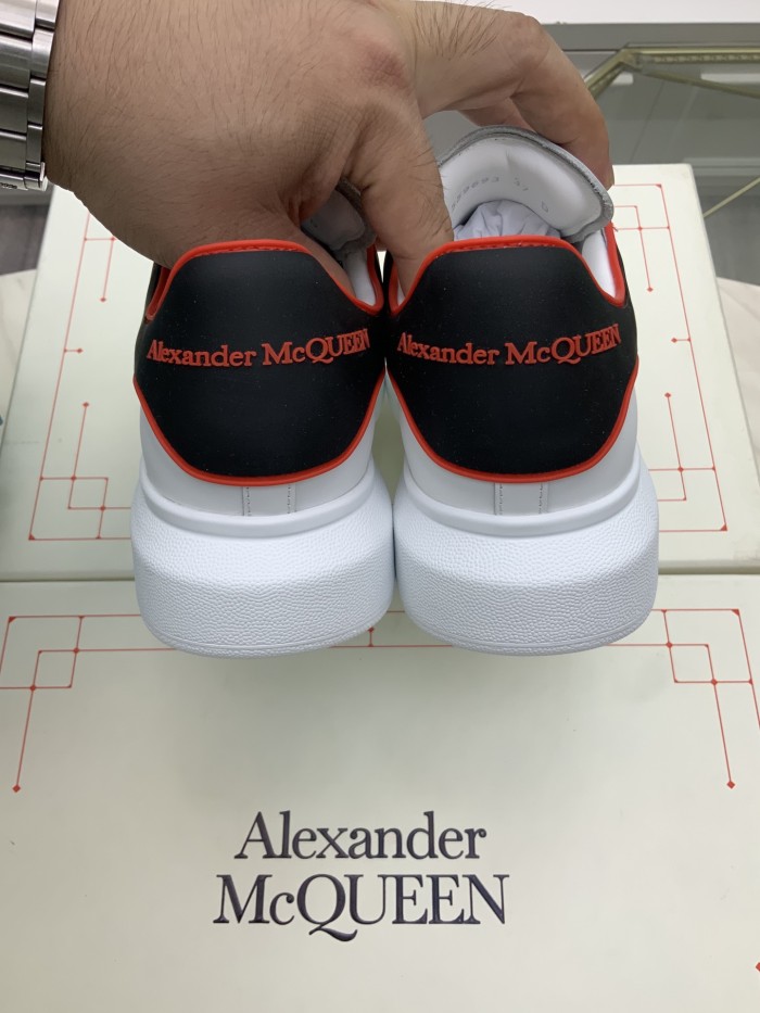 1:1 quality version 28354148 Classic Simple White Shoes