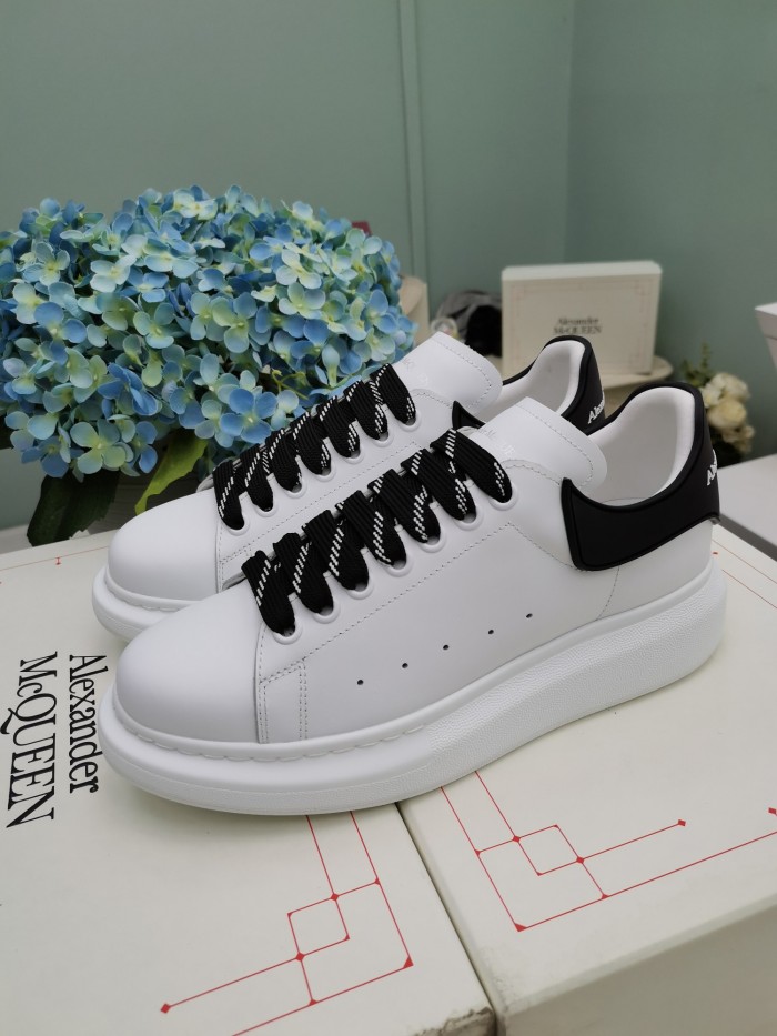 1:1 quality version 28354148 Classic Simple White Shoes
