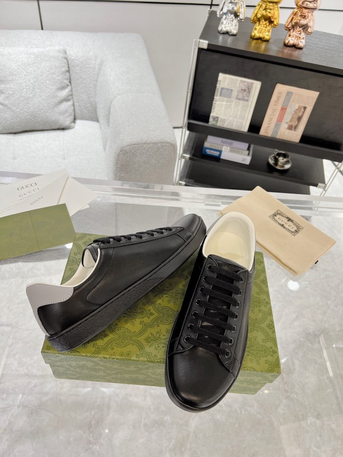 1:1 quality version 28412101 Leather logo patchwork shoes 3 colors