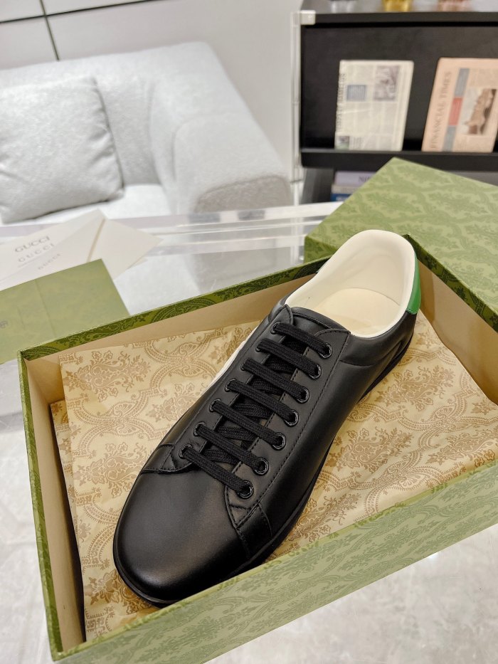1:1 quality version 28412101 Leather logo patchwork shoes 3 colors