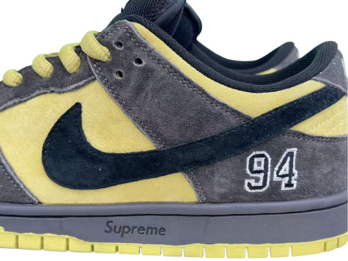 1:1 quality version Supreme x Nike SB Dunk Low “Camper Green” Black and Yellow 28443039