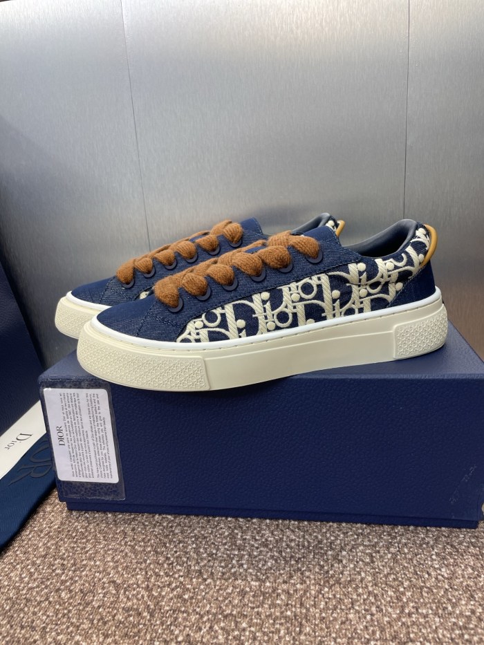 1:1 quality version 3D Embroidered Letter Shoes 28487656