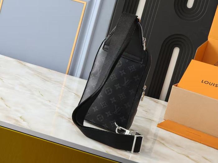 Classic Pattern Zipper Shoulder Bag 28523968
