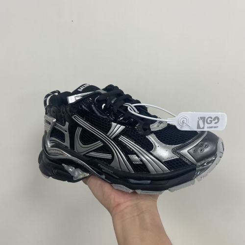 1:1 quality version Runner Thick-Sole Lace-Up Low-Top Sneakers Black/Silver 28621573