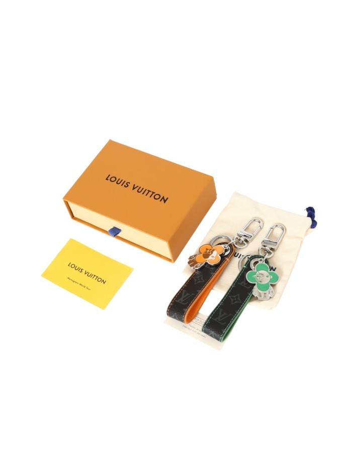 Vivienne Logo Design Metal Keychain 2 colors 28622670