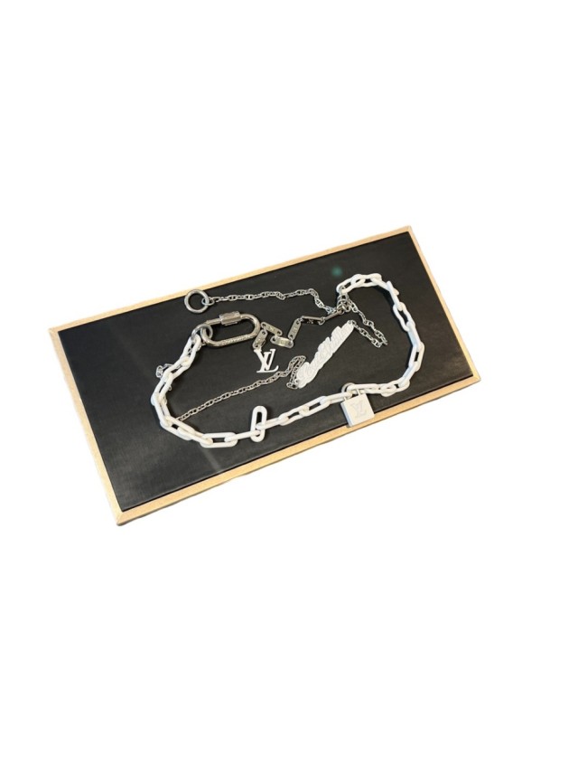 White Clasp Necklace 28622675