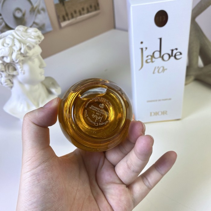 True Self World-Conquering Golden Perfume 28673444