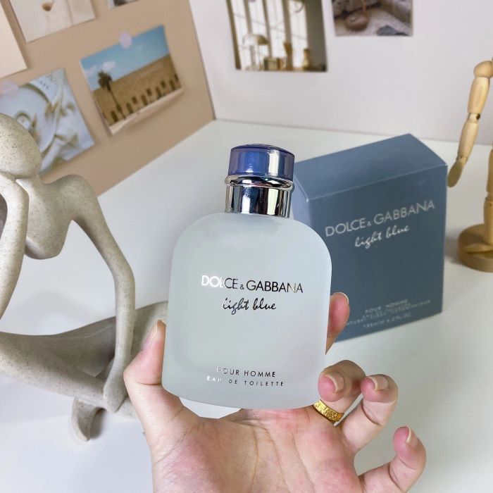 Dolce & Gabbana Light Blue Perfume 28675342