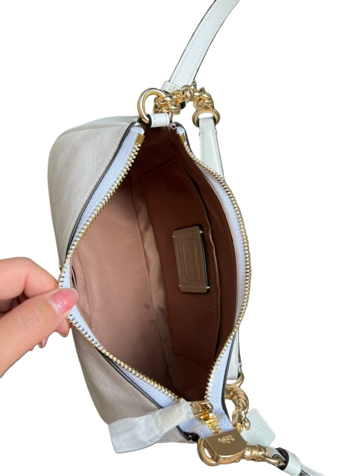 Teri 20 Gold Logo Leather Crossbody Shoulder Bag 28685273