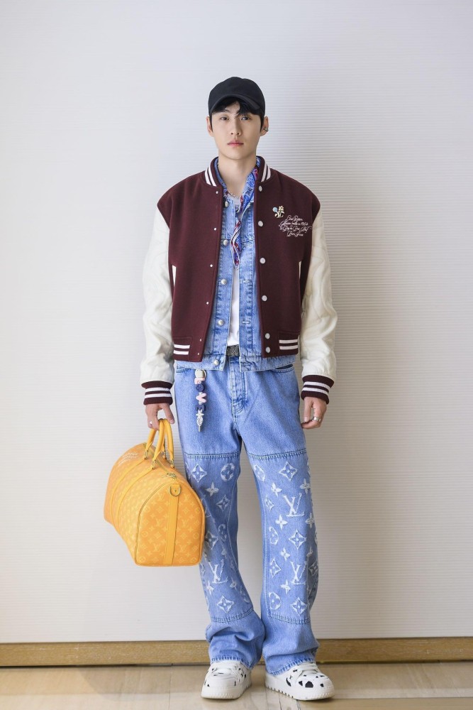 1:1 quality version Boxy White Logo Embroidered Jeans 28687463