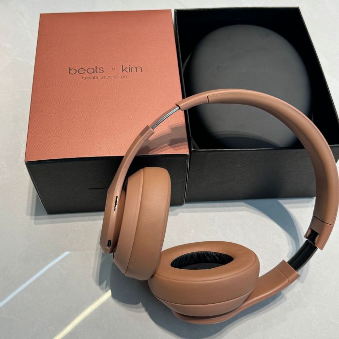 Be@ts x k*m Bluetooth headphone with headband 3 colors 28689746