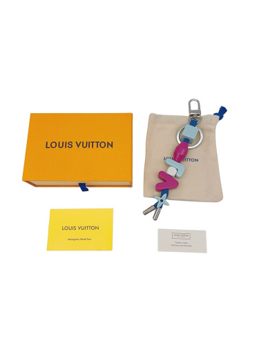 Interwoven Alphabet Floral Pattern Keychain 28692184