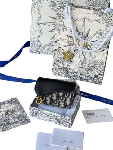 1:1 quality version Stirrup-shaped D-ring closure wallet 28693087