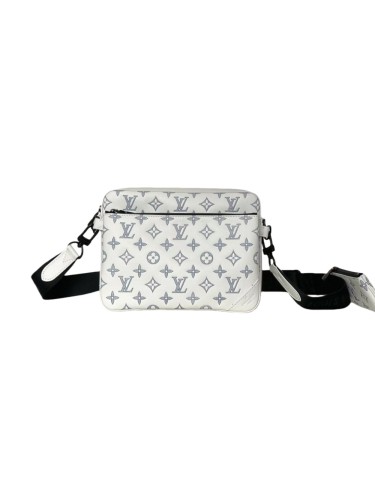 1:1 quality version TrioMessenger Letter Embossed Leather Crossbody Bag 28694046