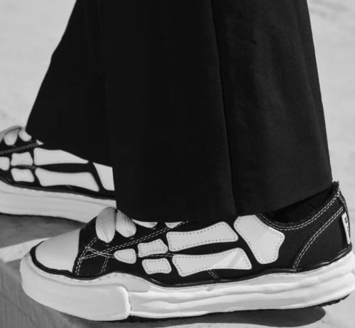 [buy more save more]1:1 quality version 28759324 MMY Co-Branded  Bones Canvas Sneakers 2 colors