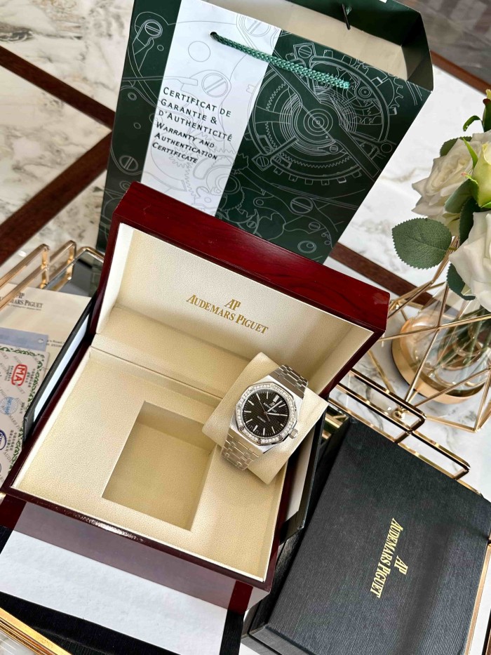 Royal Oak Collection  Watch【Dial diameter：40mm 】28763560