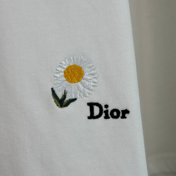 1:1 quality version Daisy Embroidery Badge Crew Neck Tee 28816185