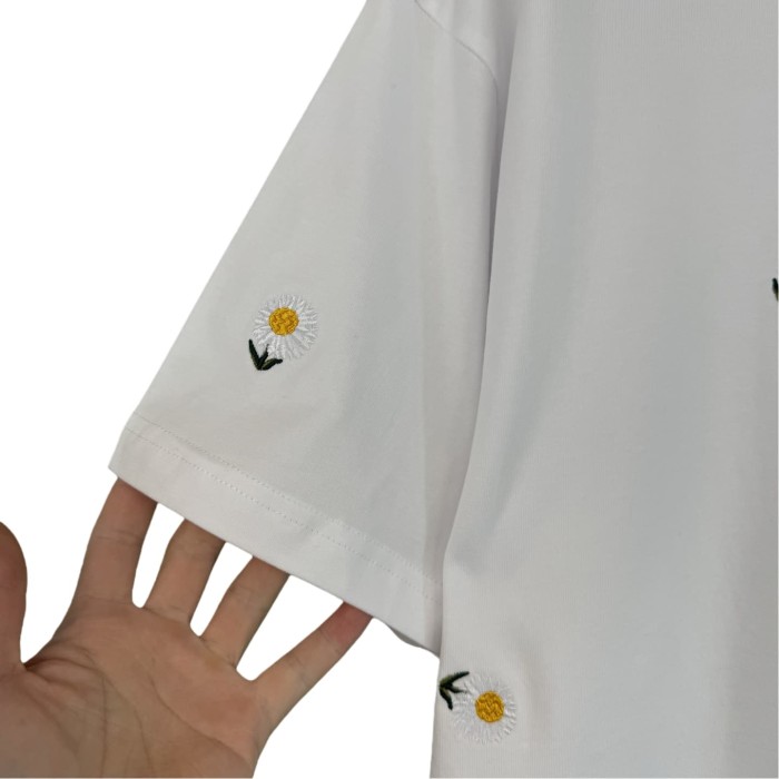 1:1 quality version Daisy Embroidery Badge Crew Neck Tee 28816185
