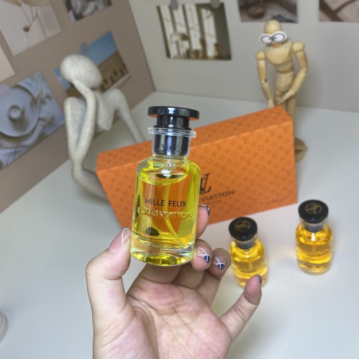 LV Louis Vuitton Mini Perfume Set (4 pieces) with spray heads 28930279