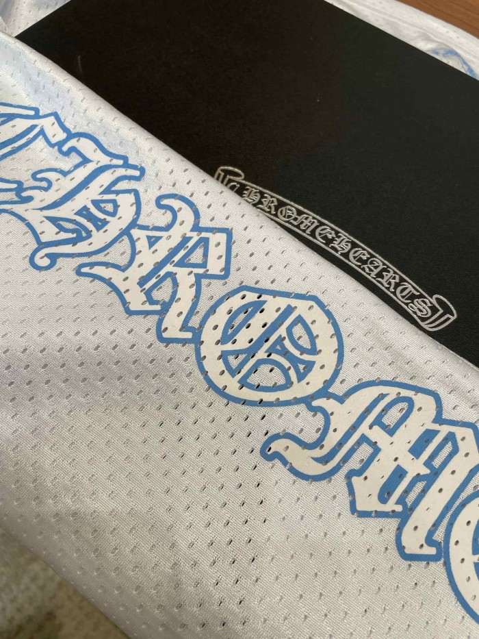 1:1 quality version Letter Print & Embroidery V-Neck Breathable Mesh Long Sleeve T-Shirt 28938238