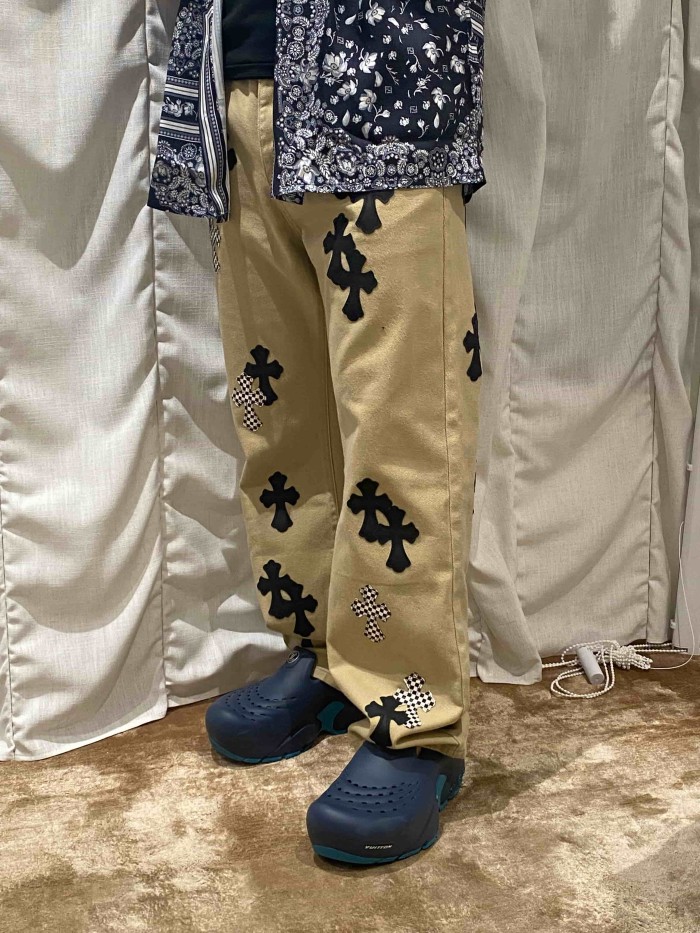 1:1 quality version  checkered pattern and black cross leather appliqués jeans 28959448