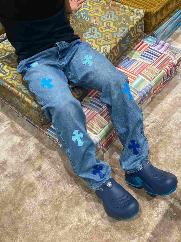 1:1 quality version  blue color-block cross leather appliqués washed jeans 28959512