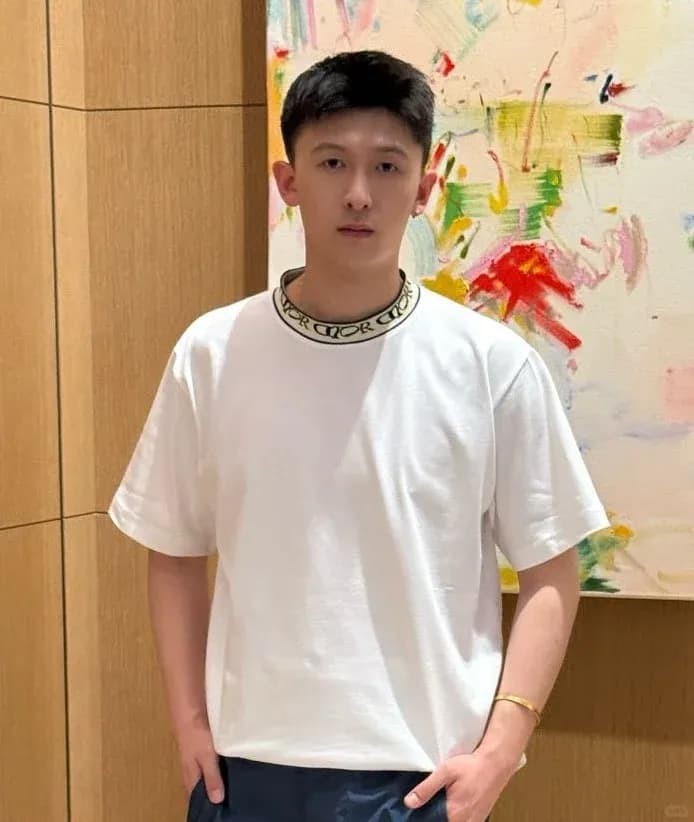 1:1 quality version Co-branded Letter Collar Contrast Embroidered Pattern T-Shirt 28961183