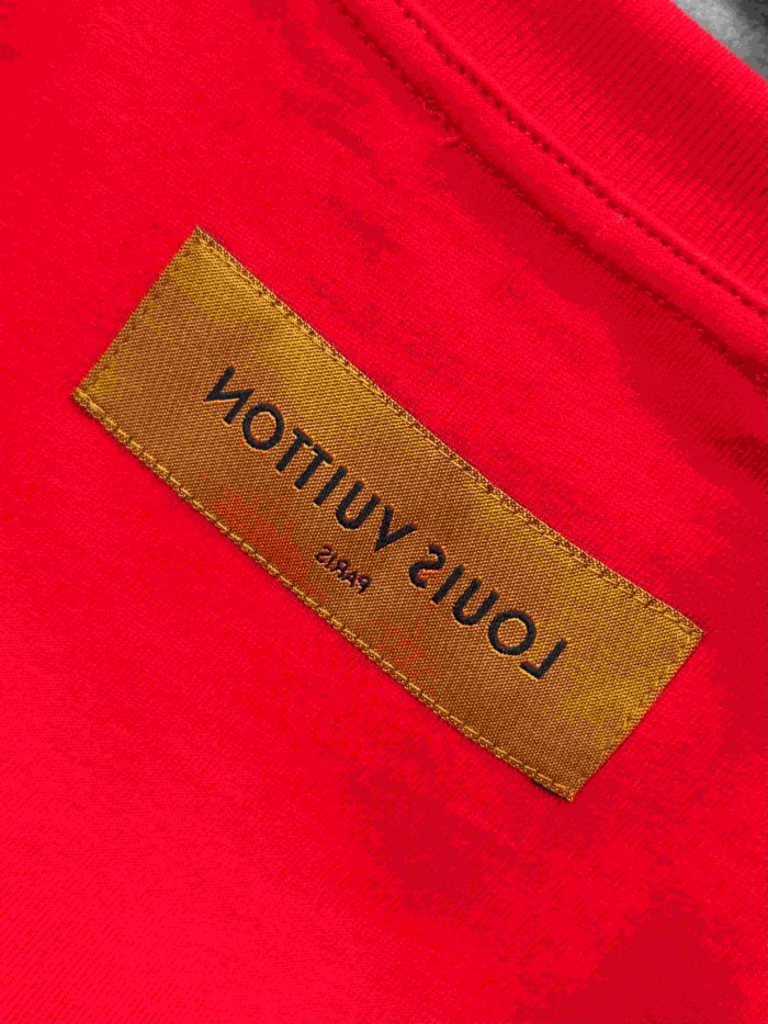 1:1 quality version Embossed Crew Neck T-Shirt 28968188