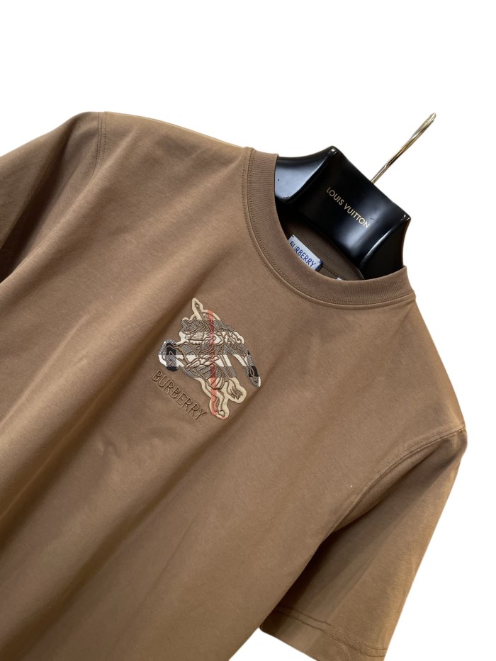1:1 quality version plaid war horse applique crew neck T-shirt 2 colors 28965124