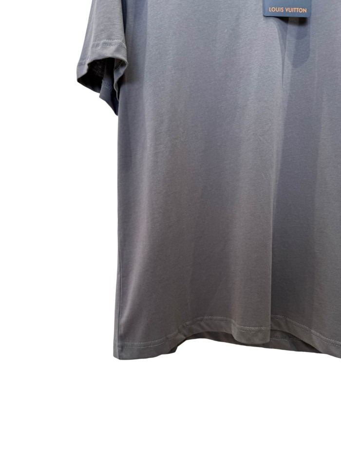 1:1 quality version Three-Dimensional Embossed Logo Crew Neck T-Shirt 28968205