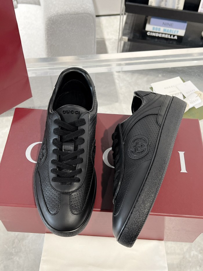 1:1 quality version Black Leather Perforated Low Top Sneakers 28974171