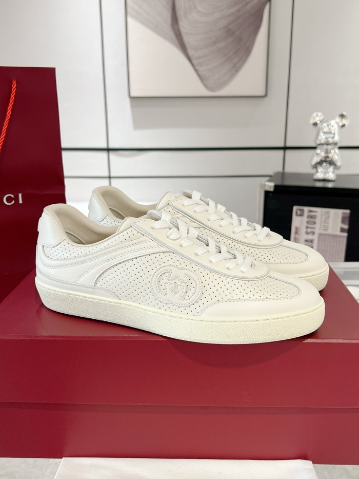 1:1 quality version White Leather Perforated Low Top Sneakers Shoes 28974177