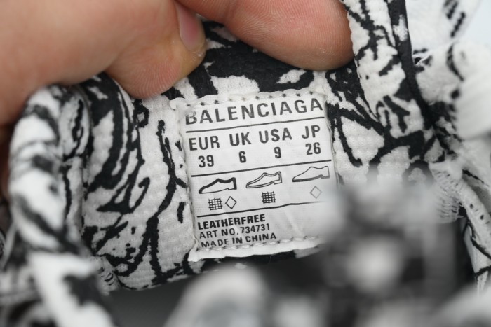 [plus-size shoes] 1:1 quality version 3XL Black White Graffiti Worn-Effect Low-top Dad Shoes 28997825