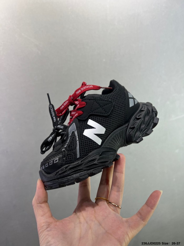 Mecha-style Color-blocked Mesh Breathable Trendy Sports Shoes for Kids 3 colors 28998725
