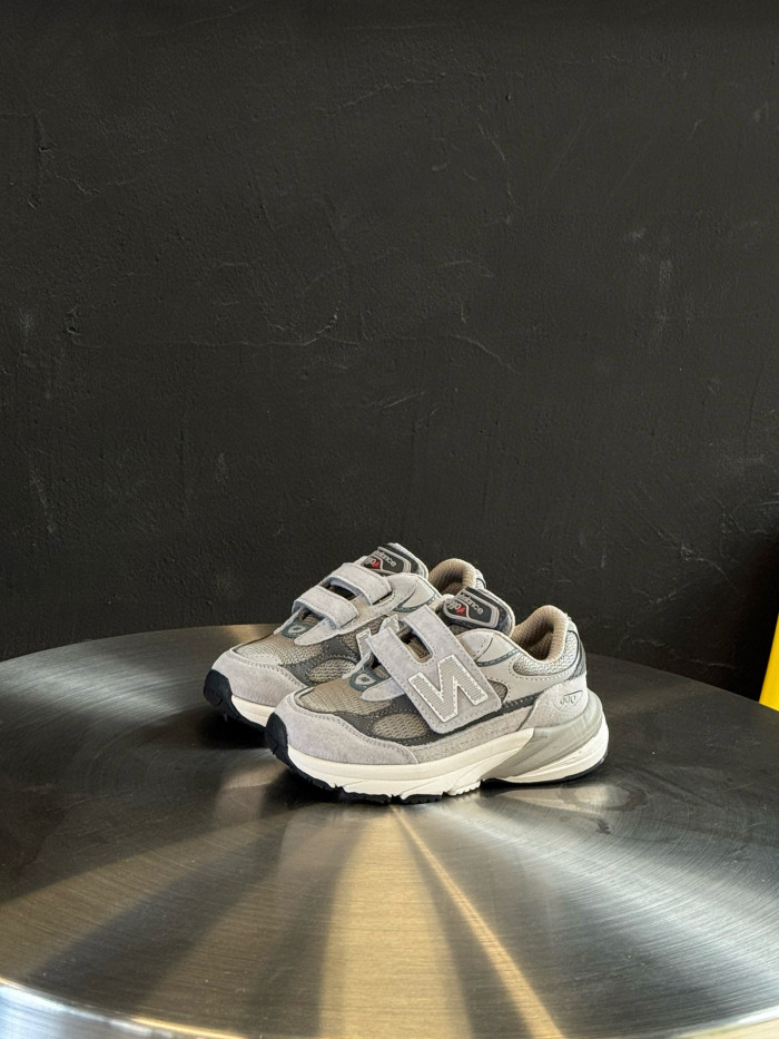 990V6 Hook And Loop Sports Shoes for Kids 5 colors 28999108