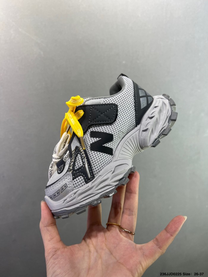 Mecha-style Color-blocked Mesh Breathable Trendy Sports Shoes for Kids 3 colors 28998725