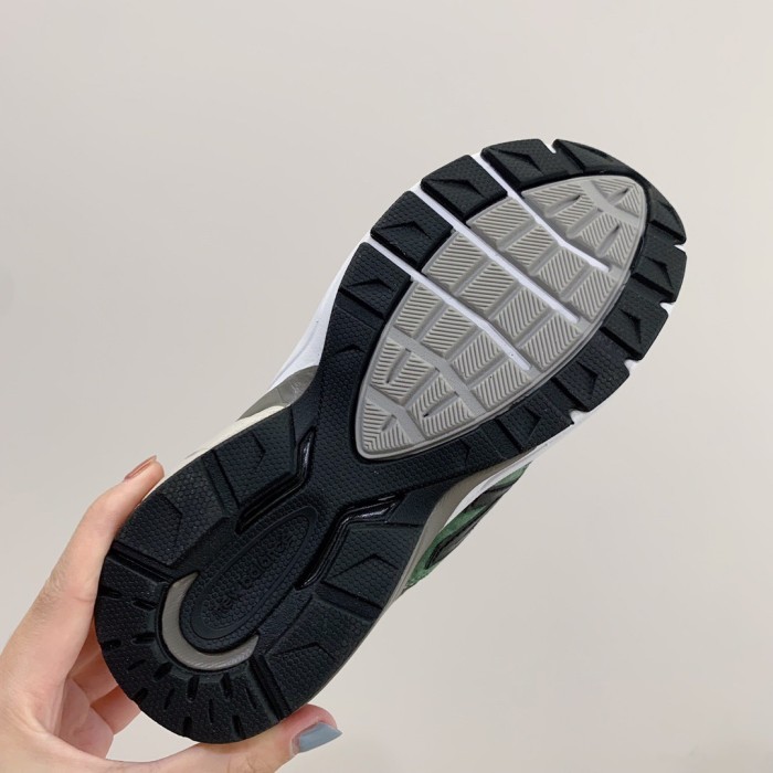 NB990 Lace-Up & Hook & Loop Retro Running Shoes for Kids 9 colors 28998857