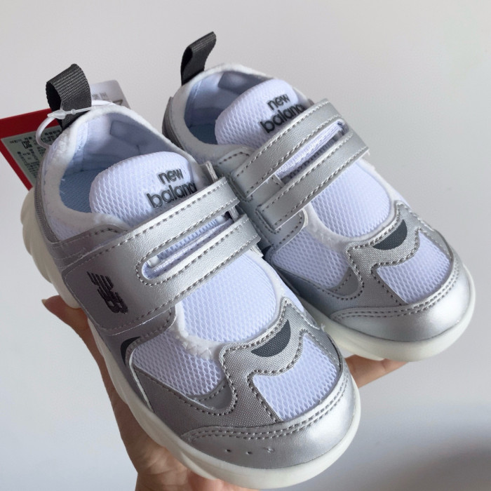 920 Hook And Loop Mesh Ultra-Light Sports Shoes for Kids 3 colors 28999061
