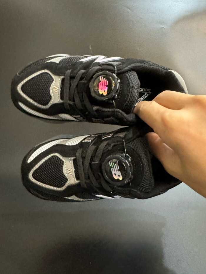 9060 Overseas Style Rotating Buckle Chunky Sneakers for Kids 6 colors 28999029