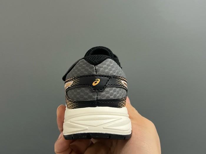 New Style Velcro Cushioned Sneakers for Kids 6 colors 29006183