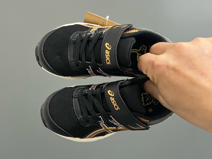 New Style Velcro Cushioned Sneakers for Kids 6 colors 29006183