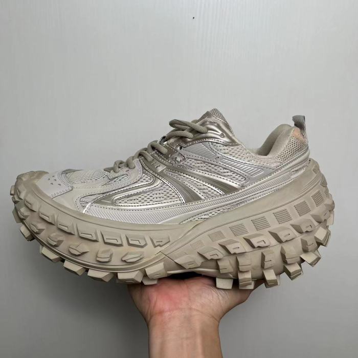 1:1 quality version  Chunky Defender Breathable Mesh Upper Running Shoes 7 colors 29018457
