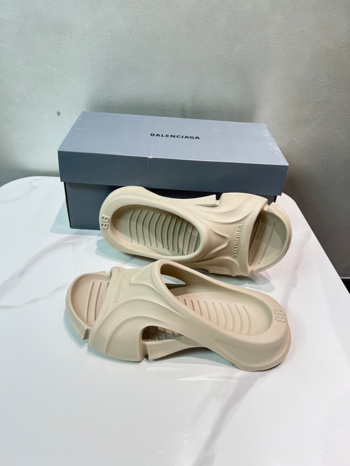 1:1 quality version Summer Beach Water-Friendly Versatile Casual Slippers 3 colors 29027290