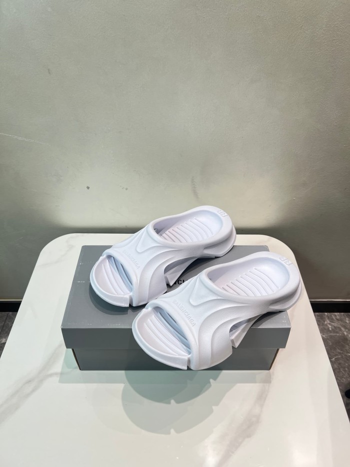 1:1 quality version Summer Beach Water-Friendly Versatile Casual Slippers 3 colors 29027290
