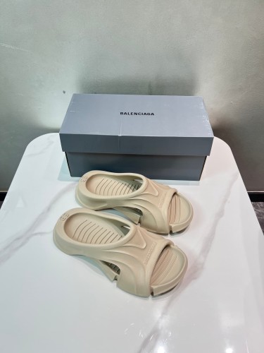 1:1 quality version Summer Beach Water-Friendly Versatile Casual Slippers 3 colors 29027290